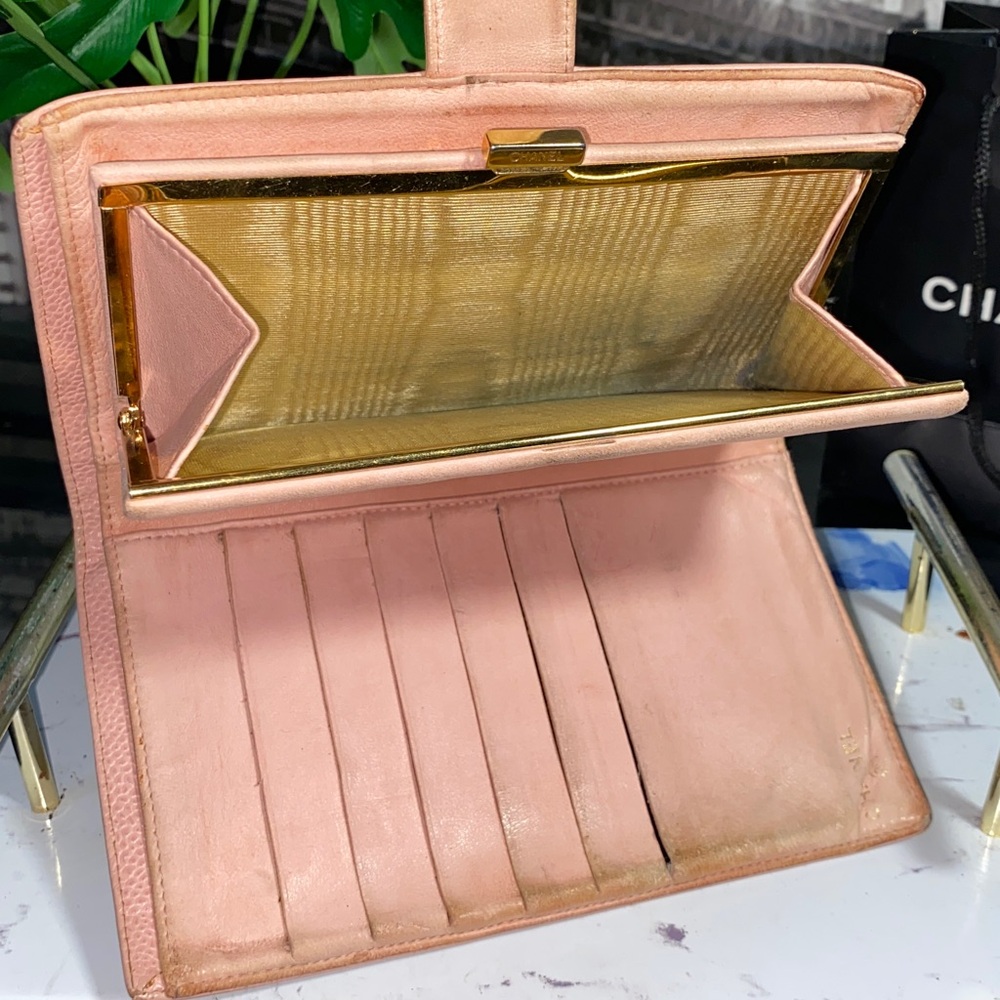 Authentic CHANEL Pink Caviar Timeless CC Purse Wallet - Picture 13 of 17
